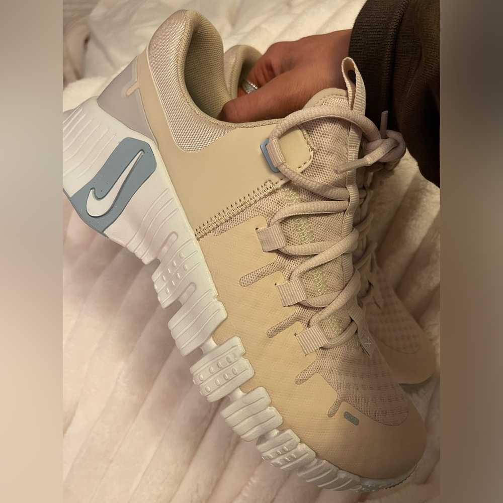 Nike Metcon Free 5 Sanddrift/Phantom/Light Iron Ore/White